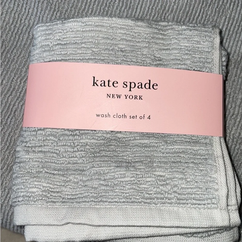 Kate Spade Light Gray Ribbed Bath Towels Set